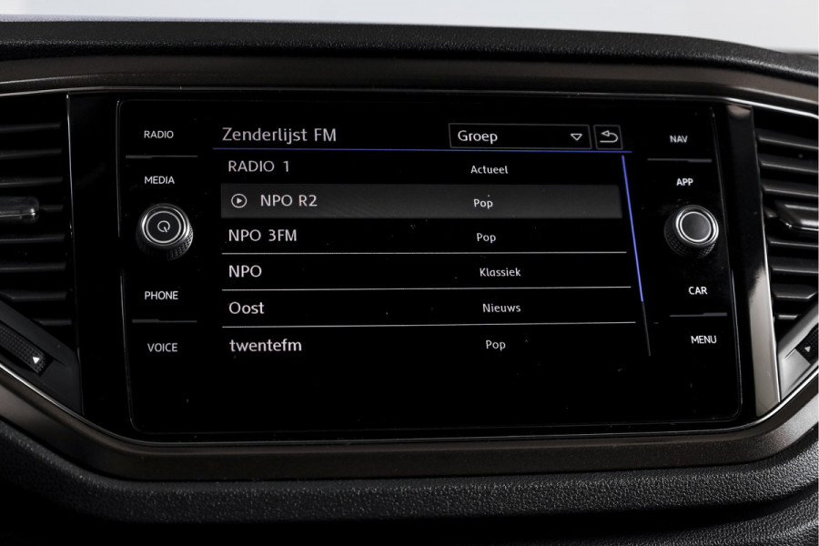 Volkswagen T-Roc 1.5 TSI Style 150 PK | Adapt. Cruise | PDC | Camera | NAV + App. Connect | ECC | Elek. Klep | LM 17" |