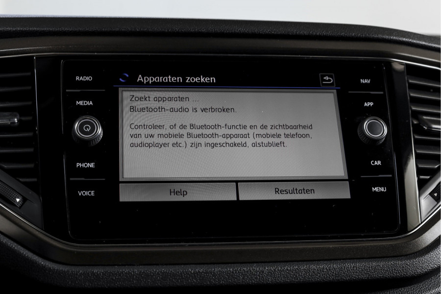 Volkswagen T-Roc 1.5 TSI Style 150 PK | Adapt. Cruise | PDC | Camera | NAV + App. Connect | ECC | Elek. Klep | LM 17" |