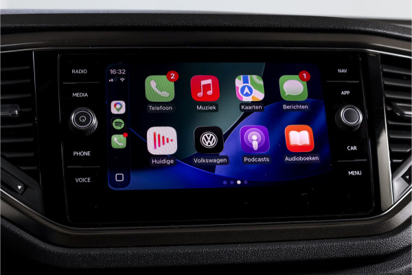 Volkswagen T-Roc 1.5 TSI Style 150 PK | Adapt. Cruise | PDC | Camera | NAV + App. Connect | ECC | Elek. Klep | LM 17" |