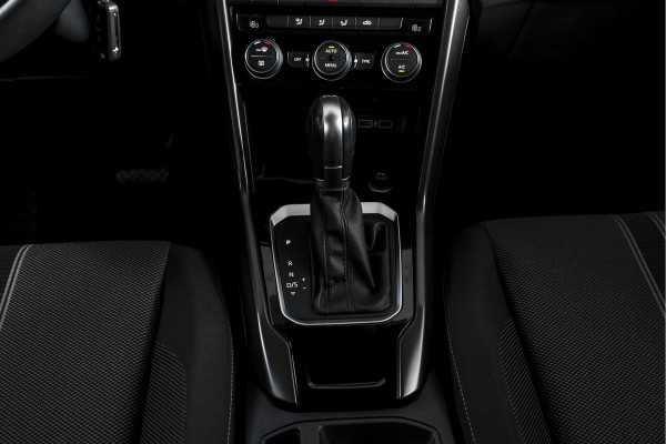 Volkswagen T-Roc 1.5 TSI Style 150 PK | Adapt. Cruise | PDC | Camera | NAV + App. Connect | ECC | Elek. Klep | LM 17" |