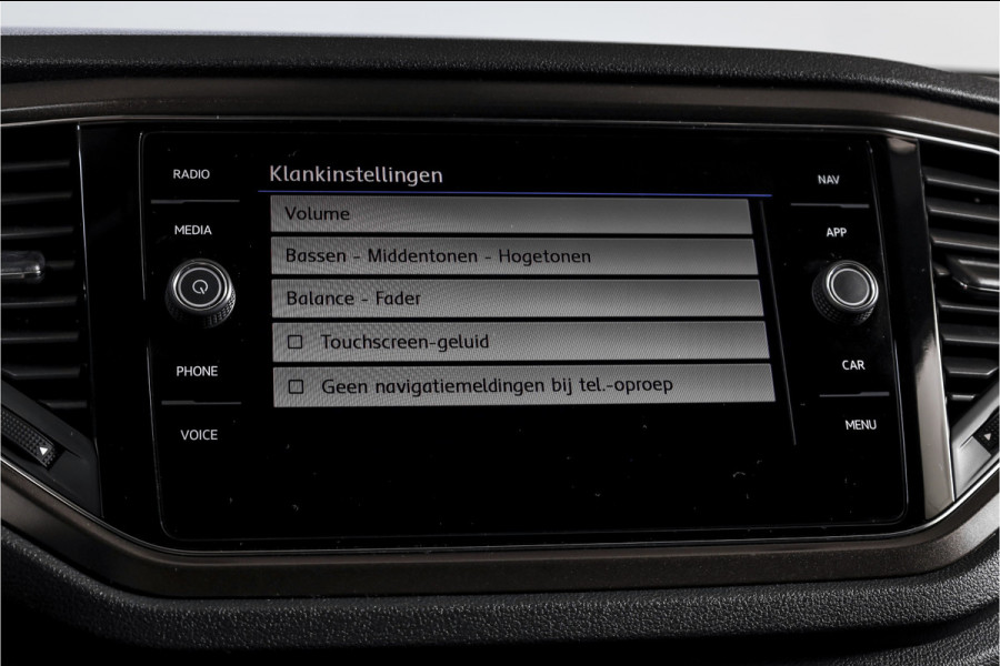 Volkswagen T-Roc 1.5 TSI Style 150 PK | Adapt. Cruise | PDC | Camera | NAV + App. Connect | ECC | Elek. Klep | LM 17" |
