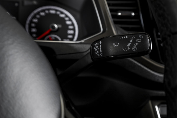 Volkswagen T-Roc 1.5 TSI Style 150 PK | Adapt. Cruise | PDC | Camera | NAV + App. Connect | ECC | Elek. Klep | LM 17" |