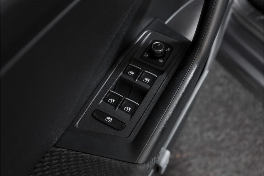 Volkswagen T-Roc 1.5 TSI Style 150 PK | Adapt. Cruise | PDC | Camera | NAV + App. Connect | ECC | Elek. Klep | LM 17" |