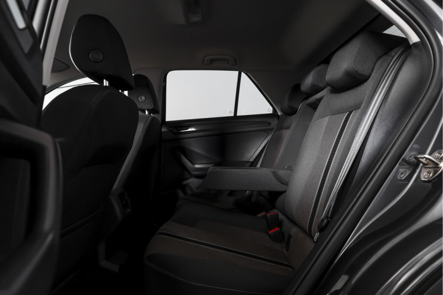 Volkswagen T-Roc 1.5 TSI Style 150 PK | Adapt. Cruise | PDC | Camera | NAV + App. Connect | ECC | Elek. Klep | LM 17" |