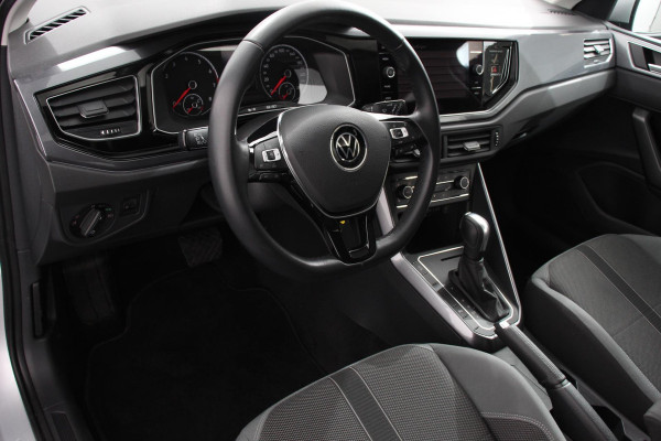Volkswagen Polo 1.0 TSI 110 pk DSG Highline Panorama dak Navigatie Apple Carplay/Android Auto Wireless Adaptive Cruise Control Parkeersensoren Stoelverwarming  Climatronic Getinte ramen