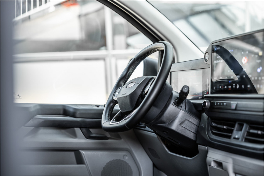 Ford Transit Custom 320 2.0 TDCI L2H1 | ACC | Blind Spot | CarPlay | Navigatie | Camera | Stoelverwarming | Trekhaak | Lederen bekleding