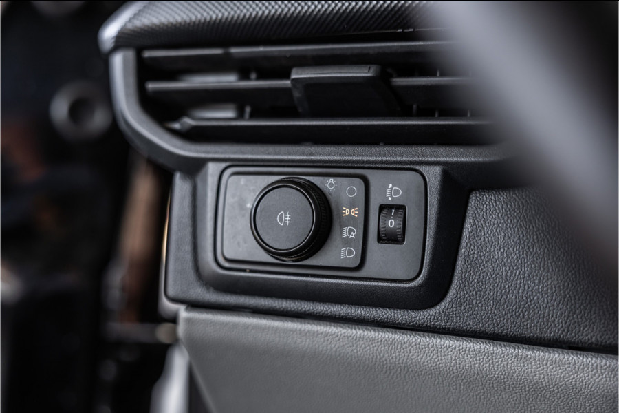 Ford Transit Custom 320 2.0 TDCI L2H1 | ACC | Blind Spot | CarPlay | Navigatie | Camera | Stoelverwarming | Trekhaak | Lederen bekleding