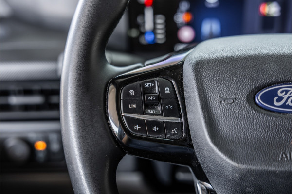 Ford Transit Custom 320 2.0 TDCI L2H1 | ACC | Blind Spot | CarPlay | Navigatie | Camera | Stoelverwarming | Trekhaak | Lederen bekleding