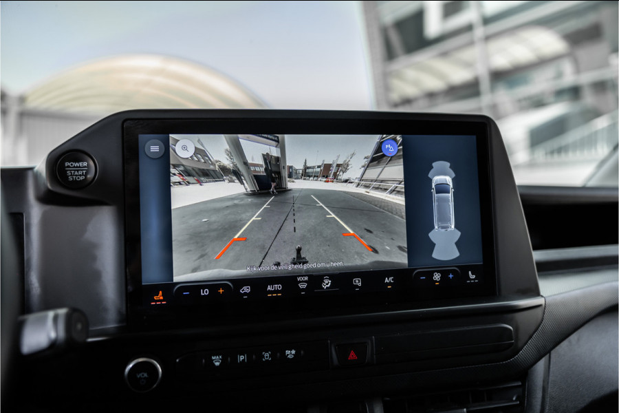 Ford Transit Custom 320 2.0 TDCI L2H1 | ACC | Blind Spot | CarPlay | Navigatie | Camera | Stoelverwarming | Trekhaak | Lederen bekleding