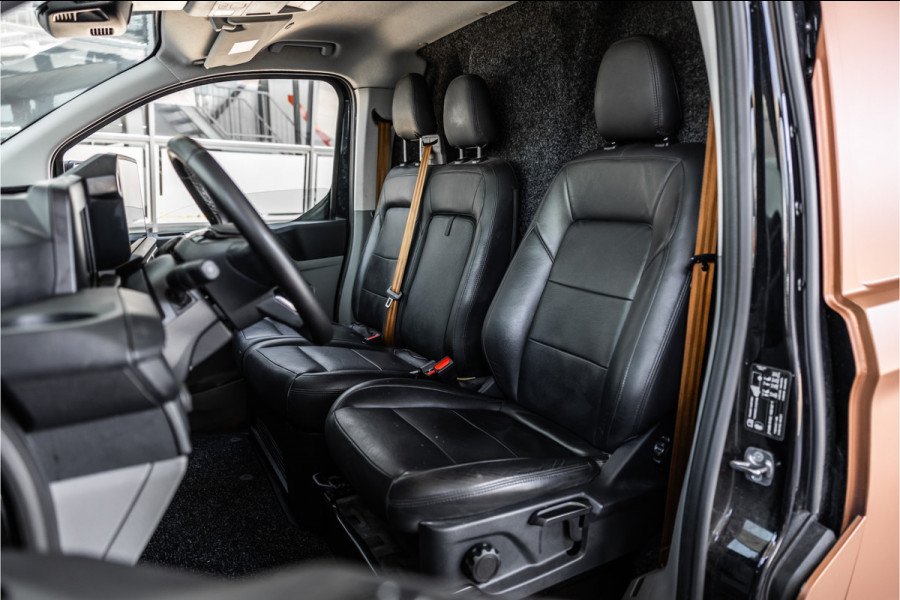 Ford Transit Custom 320 2.0 TDCI L2H1 | ACC | Blind Spot | CarPlay | Navigatie | Camera | Stoelverwarming | Trekhaak | Lederen bekleding