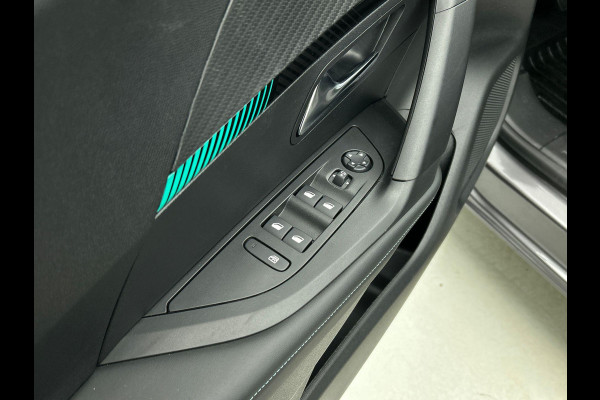 Peugeot 2008 1.2 PureTech 130pk Automaat Allure Pack Climate control Cruise control Navigatie Parkeersensoren Apple Carplay/ Android Auto LED Lichtmetalen Velgen Cruise Control