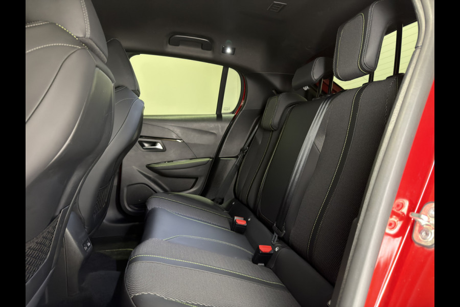 Peugeot e-208 EV GT 51 kWh | 360 Cam | Sport interieur | Soh (batterijcheck) Waarde 97,8 %