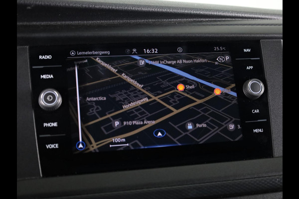 Volkswagen Transporter 2.0 TDI L2H3 28 Comfortline 150 pk Automaat | Navigatie | Trekhaak | Parkeersensoren achter | Achteruitrijcamera | Cruise control | Apple Carplay/Android Auto |