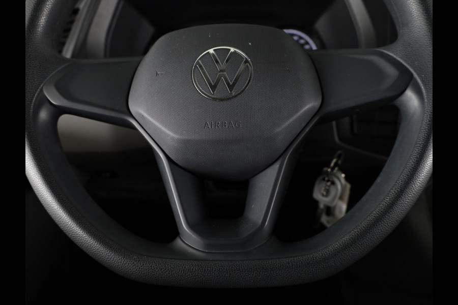 Volkswagen Transporter 2.0 TDI L2H3 28 Comfortline 150 pk Automaat | Navigatie | Trekhaak | Parkeersensoren achter | Achteruitrijcamera | Cruise control | Apple Carplay/Android Auto |