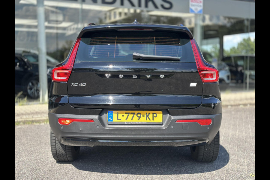Volvo XC40 Recharge P8 AWD R-Design | SOH: 94,9% | Semi Elektr. Trekhaak | Dealer Onderhouden | Camera | Addaptive CC | Blindspot Detectie |