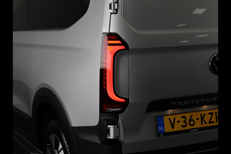 Volkswagen Transporter 2.0 TDI L2H1 30 4MOTION PanAmericana 170Pk Automaat DC Dubbele cabine | Verlengde garantie | Lederen bekleding | Trekhaak | Navigatie |