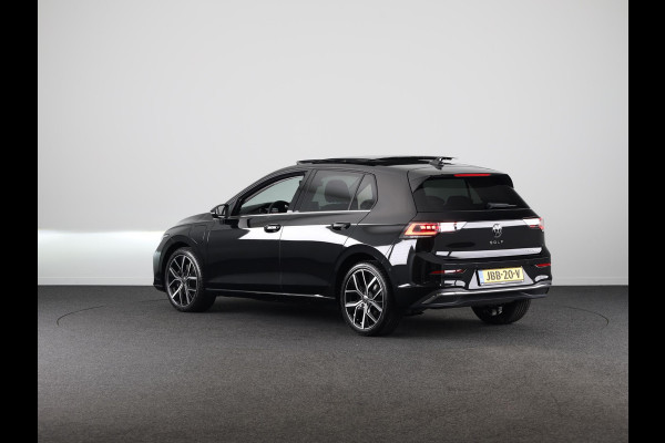 Volkswagen Golf 1.5 eHybrid Style Edition 204PK | Panoramadak | Wegklapbare trekhaak | Sportonderstel | Led matrix | Stoelverwarming | 18 Inch | Verlengde garantie