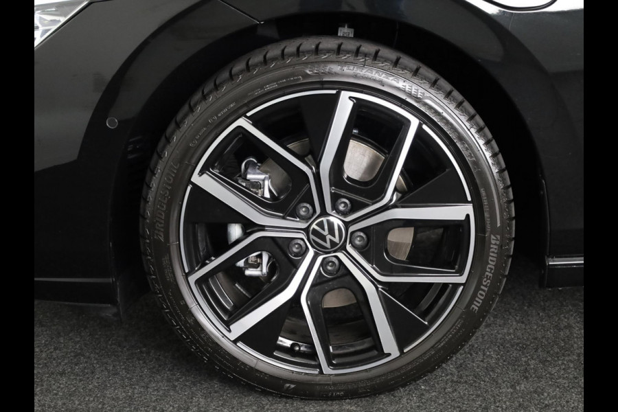 Volkswagen Golf 1.5 eHybrid Style Edition 204PK | Panoramadak | Wegklapbare trekhaak | Sportonderstel | Led matrix | Stoelverwarming | 18 Inch | Verlengde garantie