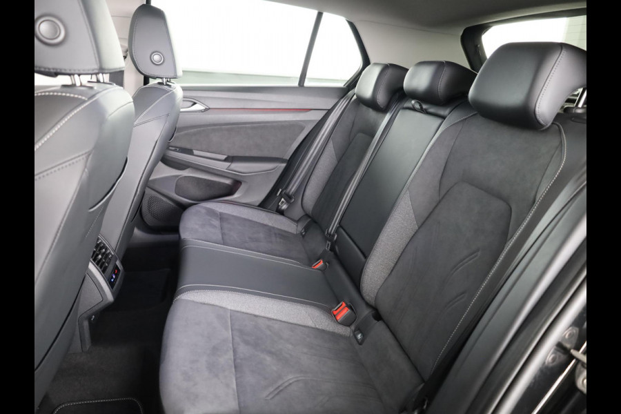 Volkswagen Golf 1.5 eHybrid Style Edition 204PK | Panoramadak | Wegklapbare trekhaak | Sportonderstel | Led matrix | Stoelverwarming | 18 Inch | Verlengde garantie