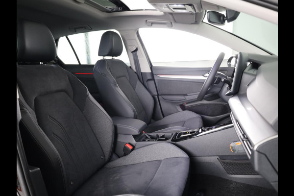 Volkswagen Golf 1.5 eHybrid Style Edition 204PK | Panoramadak | Wegklapbare trekhaak | Sportonderstel | Led matrix | Stoelverwarming | 18 Inch | Verlengde garantie