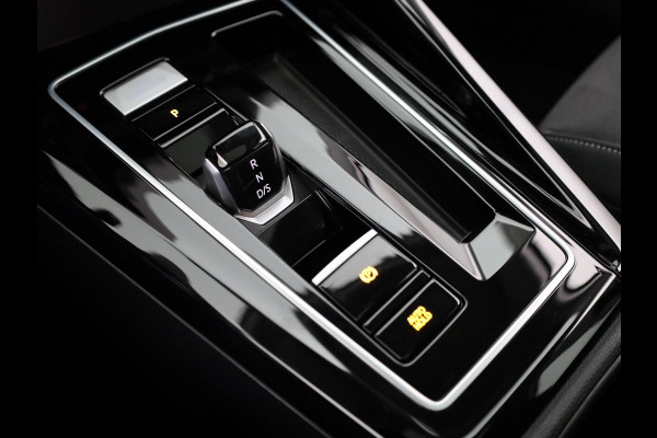 Volkswagen Golf 1.5 eHybrid Style Edition 204PK | Panoramadak | Wegklapbare trekhaak | Sportonderstel | Led matrix | Stoelverwarming | 18 Inch | Verlengde garantie