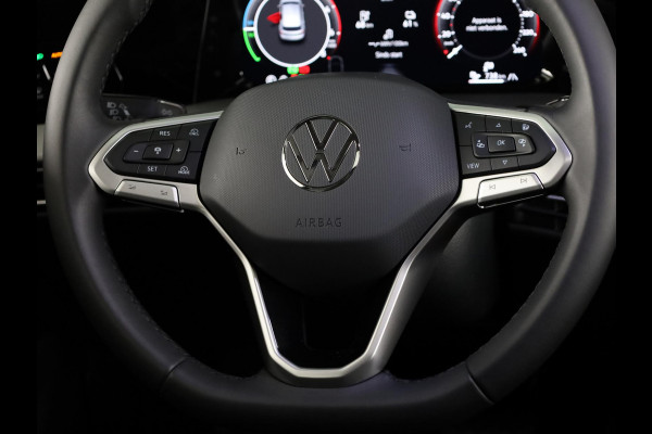 Volkswagen Golf 1.5 eHybrid Style Edition 204PK | Panoramadak | Wegklapbare trekhaak | Sportonderstel | Led matrix | Stoelverwarming | 18 Inch | Verlengde garantie