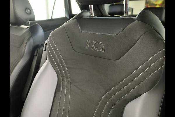 Volkswagen ID.4 Pro Limited Edition Plus 77 kWh | 360 Camera| SOH 100% | Head Up Display | Stoelverwarming | 20 inch |