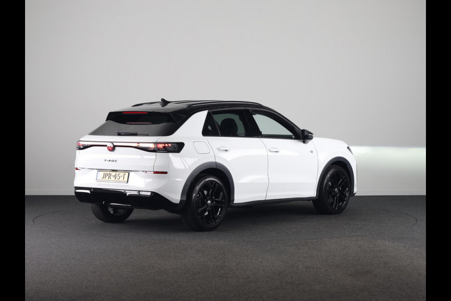 Volkswagen T-Roc 1.5 eTsi R-Line First Edition | 360 Camera | Black Style | Head-Up display | Led Matrix |