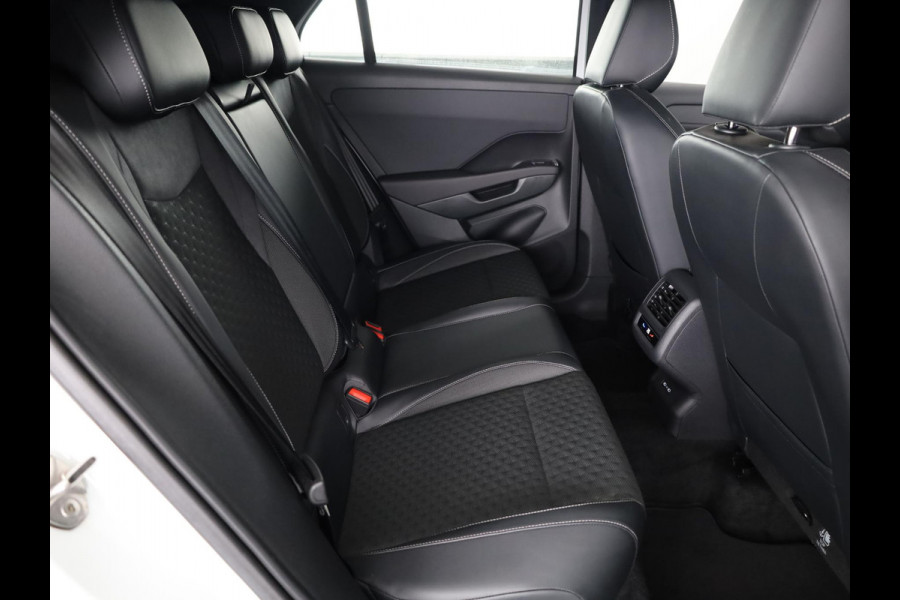 Volkswagen T-Roc 1.5 eTsi R-Line First Edition | 360 Camera | Black Style | Head-Up display | Led Matrix |