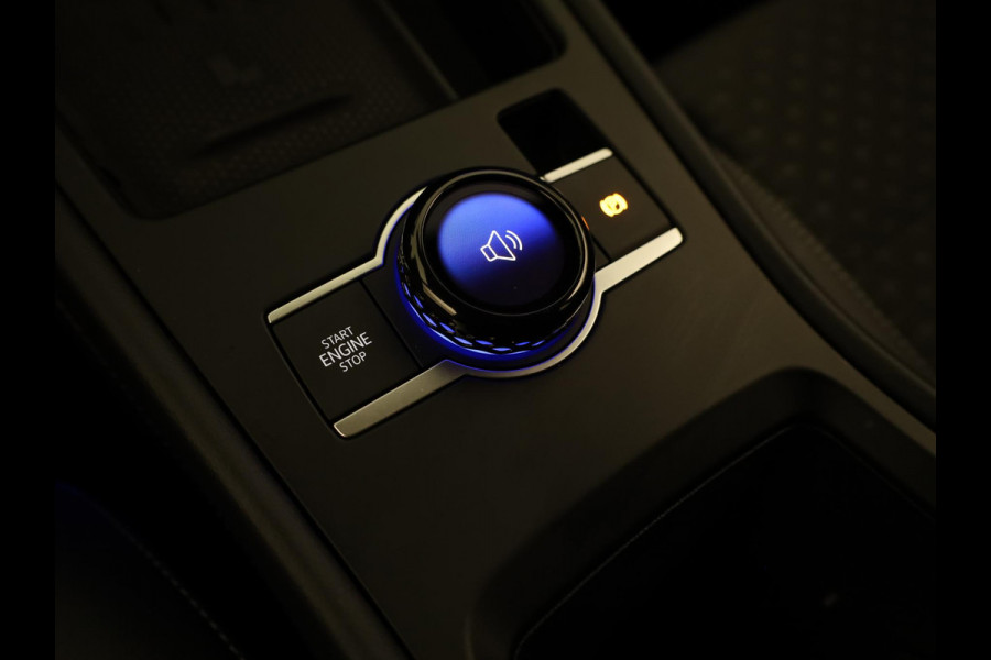 Volkswagen T-Roc 1.5 eTsi R-Line First Edition | 360 Camera | Black Style | Head-Up display | Led Matrix |