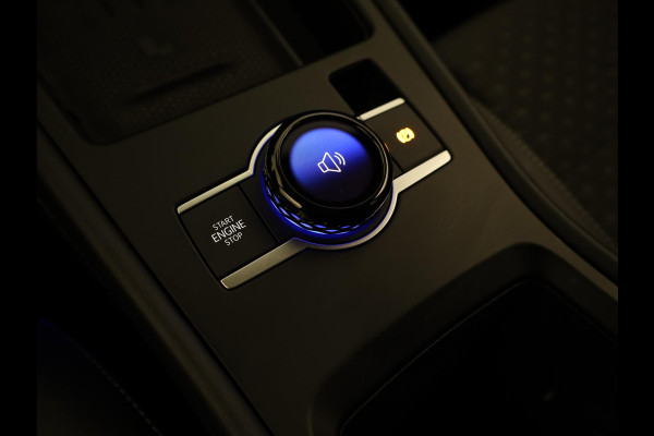 Volkswagen T-Roc 1.5 eTsi R-Line First Edition | 360 Camera | Black Style | Head-Up display | Led Matrix |