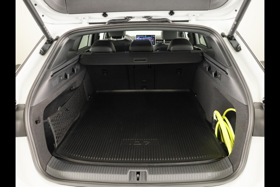 Volkswagen ID.7 Tourer Pro Business 77 kWh accu, 210 kW / 286 pk Variant | Navigatie | 360 Camera | Elektrische klep | Head Up display |