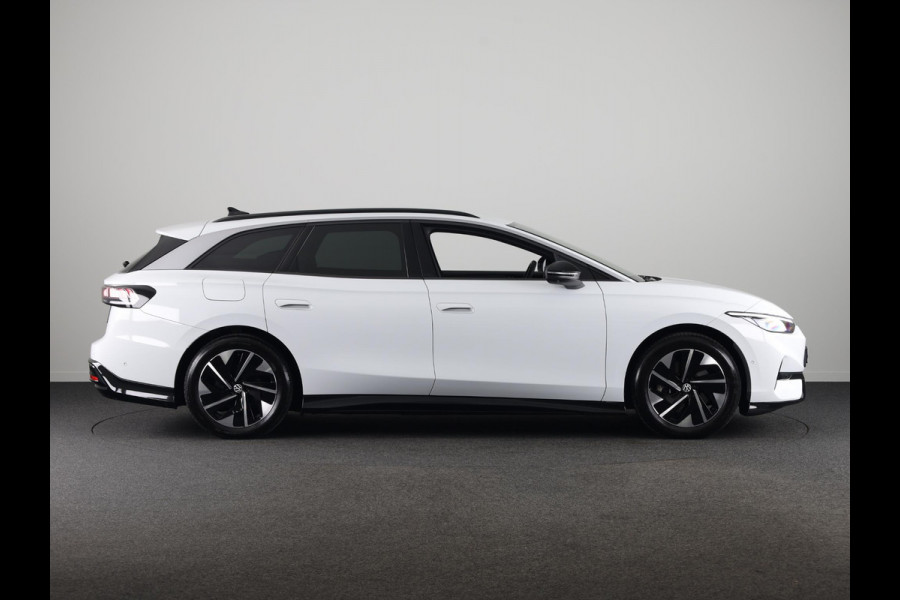 Volkswagen ID.7 Tourer Pro Business 77 kWh accu, 210 kW / 286 pk Variant | Navigatie | 360 Camera | Elektrische klep | Head Up display |