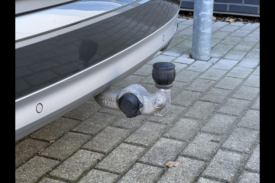 Volvo XC90 2.0 T8 Twin Engine AWD Inscription / 7 Persoons / Panoramadak / Luchtvering / Trekhaak / 20 Inch / Harman Kardon / Comfortstoelen / Stoelverwarming / Achteruitrijcamera / LED / Elektrisch Verstelbare Stoelen