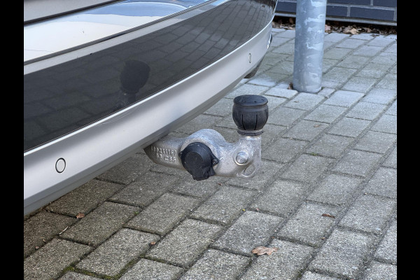 Volvo XC90 2.0 T8 Twin Engine AWD Inscription / 7 Persoons / Panoramadak / Luchtvering / Trekhaak / 20 Inch / Harman Kardon / Comfortstoelen / Stoelverwarming / Achteruitrijcamera / LED / Elektrisch Verstelbare Stoelen