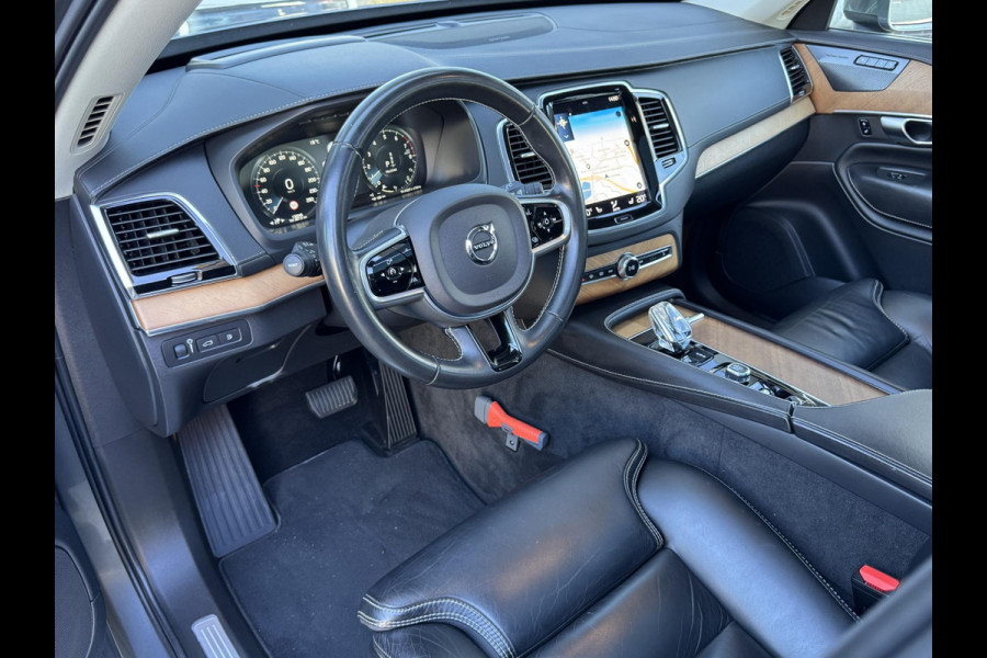 Volvo XC90 2.0 T8 Twin Engine AWD Inscription / 7 Persoons / Panoramadak / Luchtvering / Trekhaak / 20 Inch / Harman Kardon / Comfortstoelen / Stoelverwarming / Achteruitrijcamera / LED / Elektrisch Verstelbare Stoelen