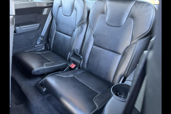 Volvo XC90 2.0 T8 Twin Engine AWD Inscription / 7 Persoons / Panoramadak / Luchtvering / Trekhaak / 20 Inch / Harman Kardon / Comfortstoelen / Stoelverwarming / Achteruitrijcamera / LED / Elektrisch Verstelbare Stoelen
