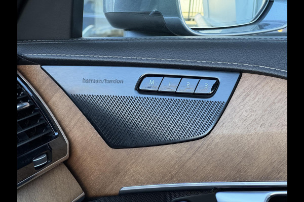Volvo XC90 2.0 T8 Twin Engine AWD Inscription / 7 Persoons / Panoramadak / Luchtvering / Trekhaak / 20 Inch / Harman Kardon / Comfortstoelen / Stoelverwarming / Achteruitrijcamera / LED / Elektrisch Verstelbare Stoelen