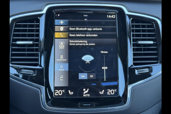 Volvo XC90 2.0 T8 Twin Engine AWD Inscription / 7 Persoons / Panoramadak / Luchtvering / Trekhaak / 20 Inch / Harman Kardon / Comfortstoelen / Stoelverwarming / Achteruitrijcamera / LED / Elektrisch Verstelbare Stoelen