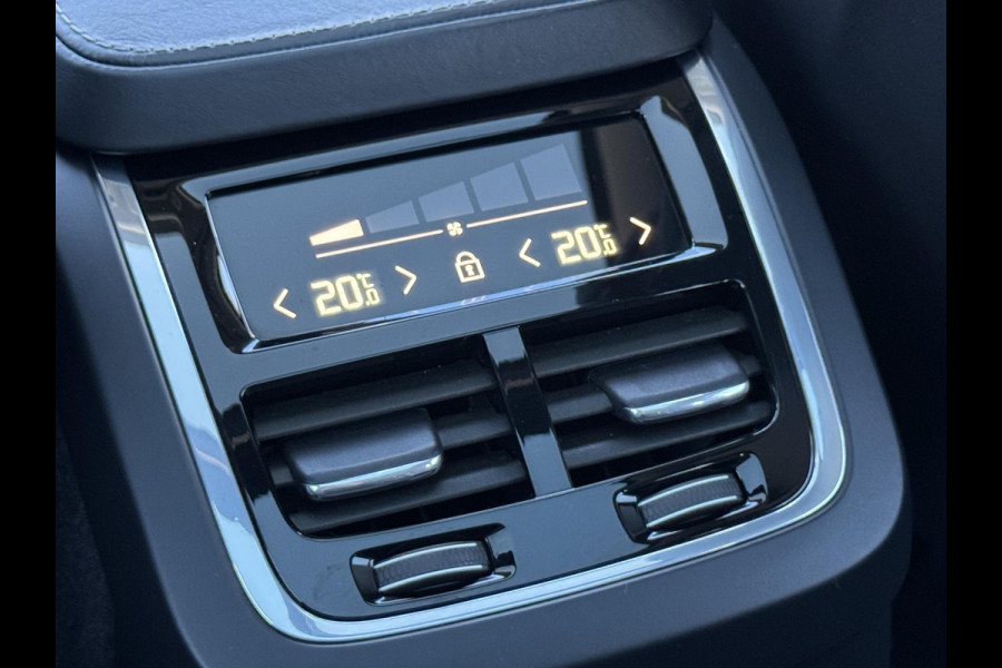 Volvo XC90 2.0 T8 Twin Engine AWD Inscription / 7 Persoons / Panoramadak / Luchtvering / Trekhaak / 20 Inch / Harman Kardon / Comfortstoelen / Stoelverwarming / Achteruitrijcamera / LED / Elektrisch Verstelbare Stoelen
