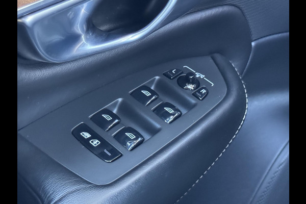 Volvo XC90 2.0 T8 Twin Engine AWD Inscription / 7 Persoons / Panoramadak / Luchtvering / Trekhaak / 20 Inch / Harman Kardon / Comfortstoelen / Stoelverwarming / Achteruitrijcamera / LED / Elektrisch Verstelbare Stoelen