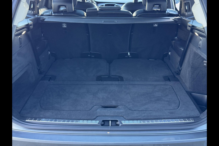 Volvo XC90 2.0 T8 Twin Engine AWD Inscription / 7 Persoons / Panoramadak / Luchtvering / Trekhaak / 20 Inch / Harman Kardon / Comfortstoelen / Stoelverwarming / Achteruitrijcamera / LED / Elektrisch Verstelbare Stoelen