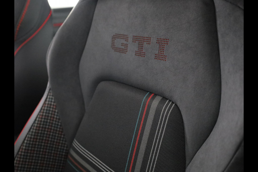 Volkswagen Golf 2.0 TSI GTI Clubsport Edition 50 325 PK | Full option | Panorama dak | Akrapovic | Harman Kardon | 19" Warmenau | Head Up Display | 360 graden camera | Verlengde garantie
