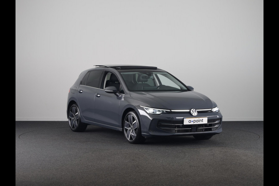 Volkswagen Golf 1.5 eHybrid Style Edition 204 pk Automaat (DSG) | Verlengde garantie | Navigatie via App | Panoramadak | Parkeersensoren (Park assist) | Achteruitrijcamera | Stoelverwarming |