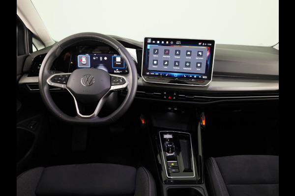 Volkswagen Golf 1.5 eHybrid Style Edition 204 pk Automaat (DSG) | Verlengde garantie | Navigatie via App | Panoramadak | Parkeersensoren (Park assist) | Achteruitrijcamera | Stoelverwarming |