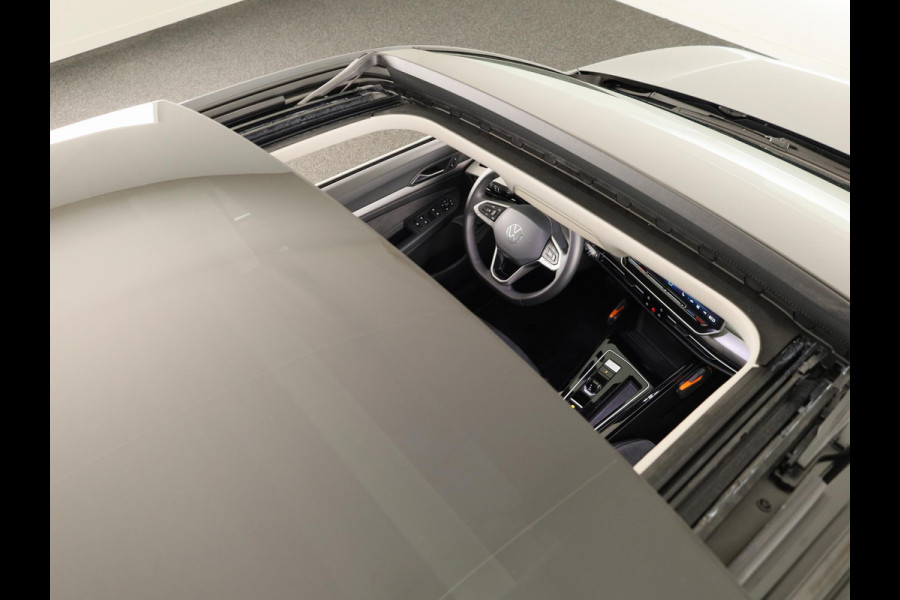 Volkswagen Golf 1.5 eHybrid Style Edition 204 pk Automaat (DSG) | Verlengde garantie | Navigatie via App | Panoramadak | Parkeersensoren (Park assist) | Achteruitrijcamera | Stoelverwarming |