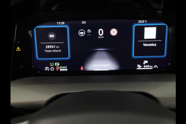 Volkswagen Golf 1.5 eHybrid Style Edition 204 pk Automaat (DSG) | Verlengde garantie | Navigatie via App | Panoramadak | Parkeersensoren (Park assist) | Achteruitrijcamera | Stoelverwarming |