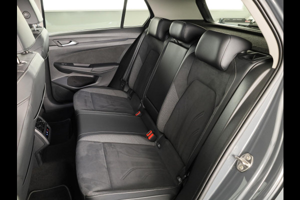 Volkswagen Golf 1.5 eHybrid Style Edition 204 pk Automaat (DSG) | Verlengde garantie | Navigatie via App | Panoramadak | Parkeersensoren (Park assist) | Achteruitrijcamera | Stoelverwarming |
