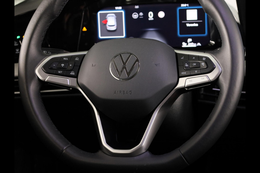 Volkswagen Golf 1.5 eHybrid Style Edition 204 pk Automaat (DSG) | Verlengde garantie | Navigatie via App | Panoramadak | Parkeersensoren (Park assist) | Achteruitrijcamera | Stoelverwarming |