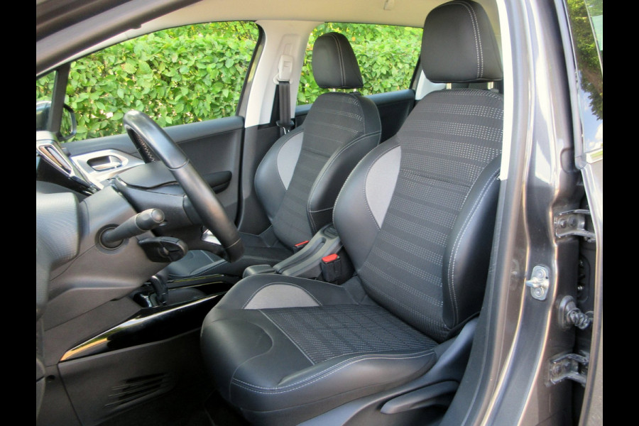 Peugeot 2008 1.2 PureTech Allure * Navi * Camera *